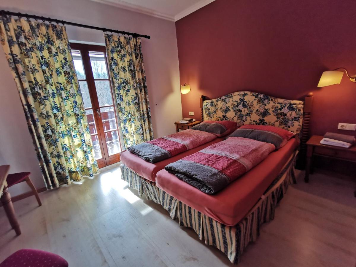 גונדרסהיים Landhotel Kastanienhof מראה חיצוני תמונה