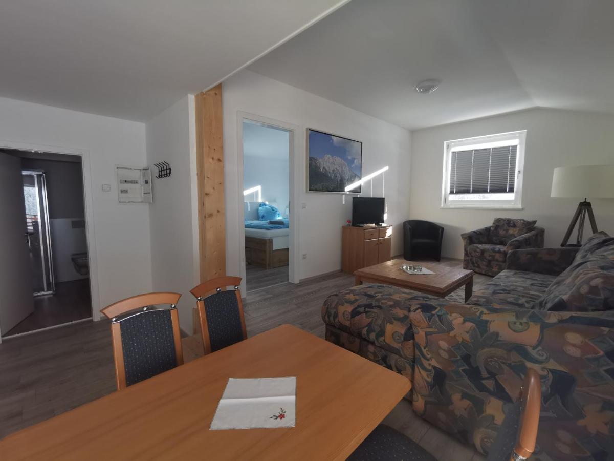 גונדרסהיים Landhotel Kastanienhof מראה חיצוני תמונה