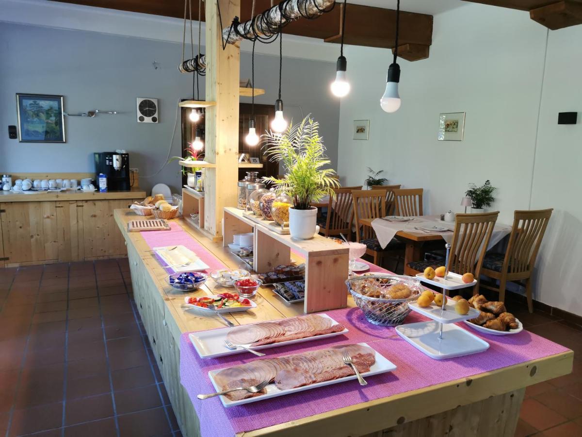 גונדרסהיים Landhotel Kastanienhof מראה חיצוני תמונה
